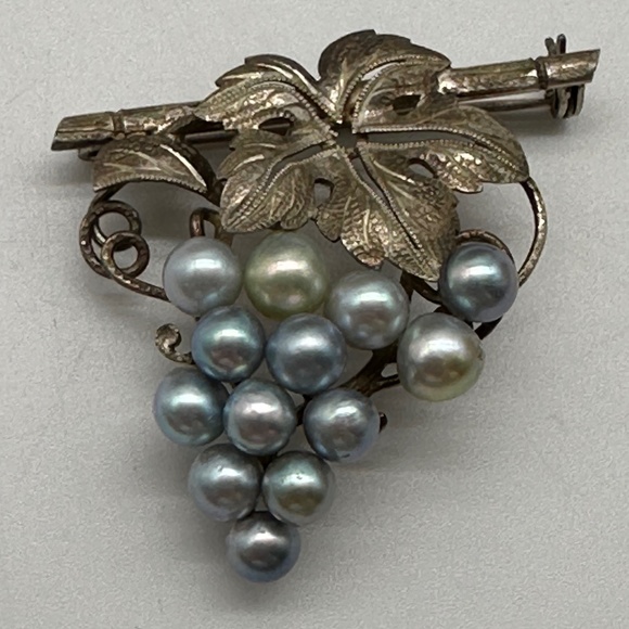 Sterling Silver and Grey Akoya Pearls Grape Cluster Pin - Picture 1 of 5